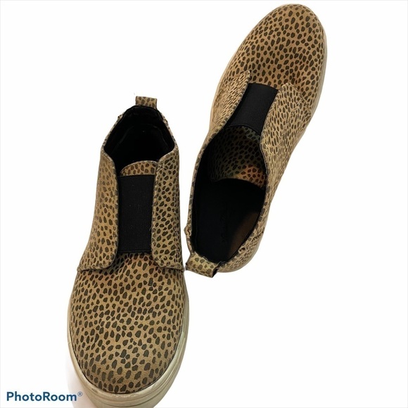 Universal Threads Lilian Leopard print sneakers - Picture 1 of 10